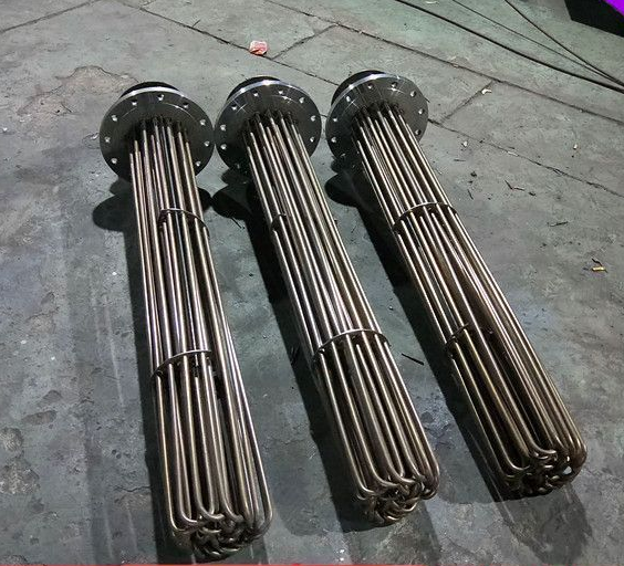 Flange heating pipe