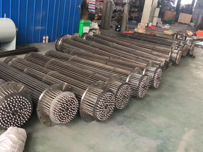 Flange heating pipe